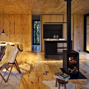 Casa prefabricada de madera con chimenea
