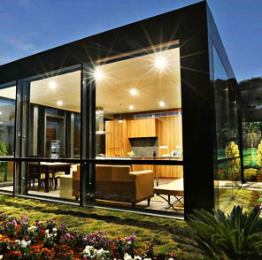 Casa modular con paneles vidriados