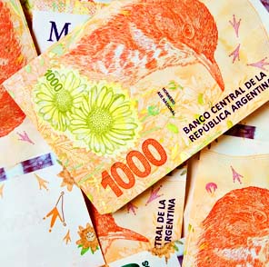 Billetes de mil pesos argentinos